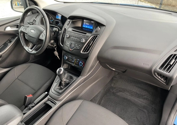 Ford Focus cena 45999 przebieg: 89000, rok produkcji 2017 z Krobia małe 667